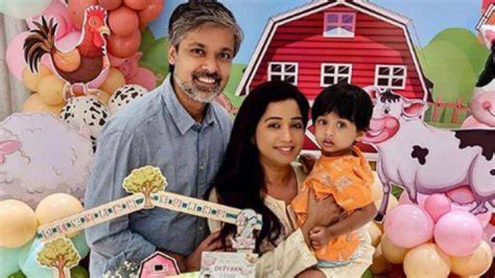 Shreya GhoshalEarly Life and Personal Details, Career and Net Worth