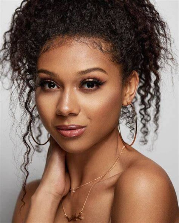 Sierra Capri Age, Hidden Features, Bikini, Height, Ethnicity, Net