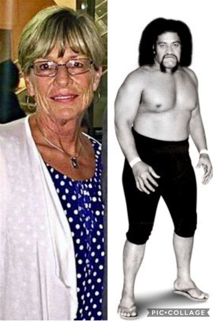Sika and his wife Patricia anoa'i Roman reigns, Roman reings, Wrestling
