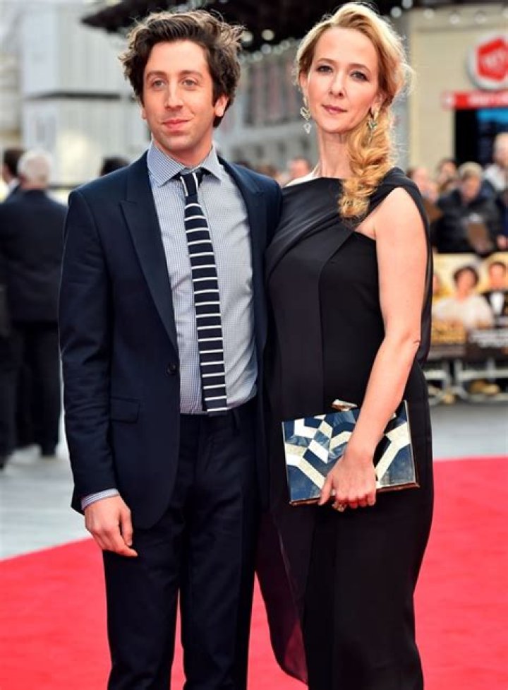 Simon Helberg Height
