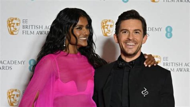 Simone Ashley bio, height, parents, boyfriend, net worth 2023 Zoomboola