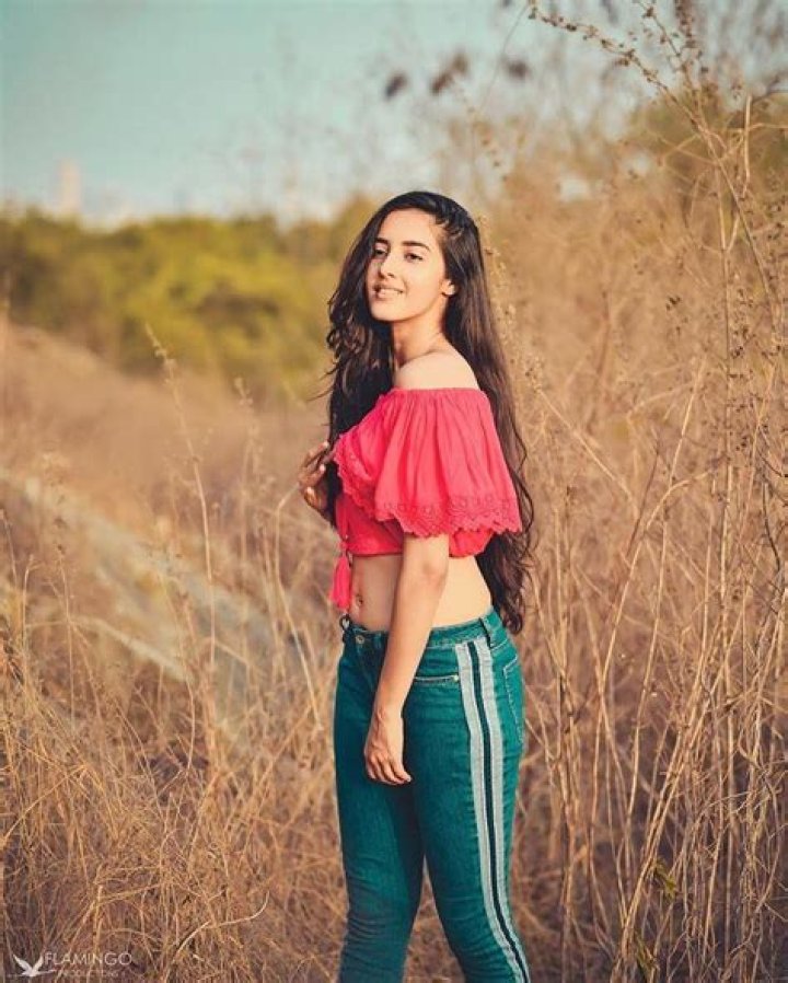 Simrat Kaur Latest Photo Shoot Pics Actress Doodles