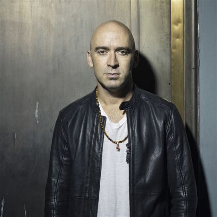 Singer Ed Kowalczyk puts twist on cult favorite 'Throwing Copper&rsquo;