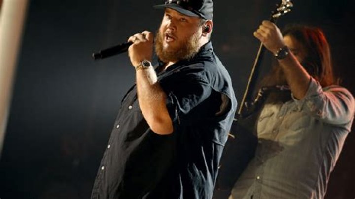 Singer Luke Combs pays for funerals of 3 who died after show