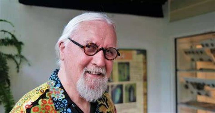 Sir Billy Connolly says his son is battling drug and alcohol addiction