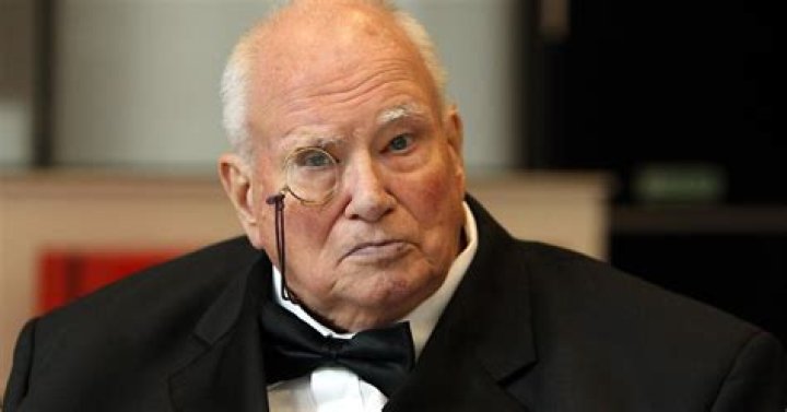 Sir Patrick Moore Death Astronomer Dies Aged 89 HuffPost UK