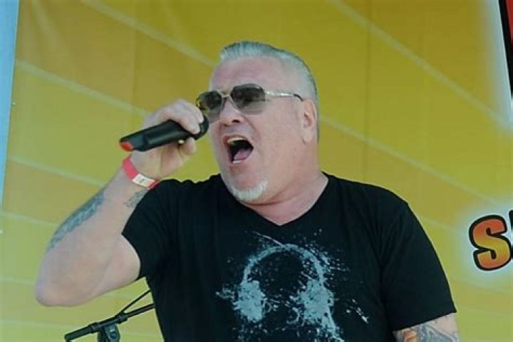 Smash Mouth Singer Reveals Hiatus After Mystery Frontman Appears