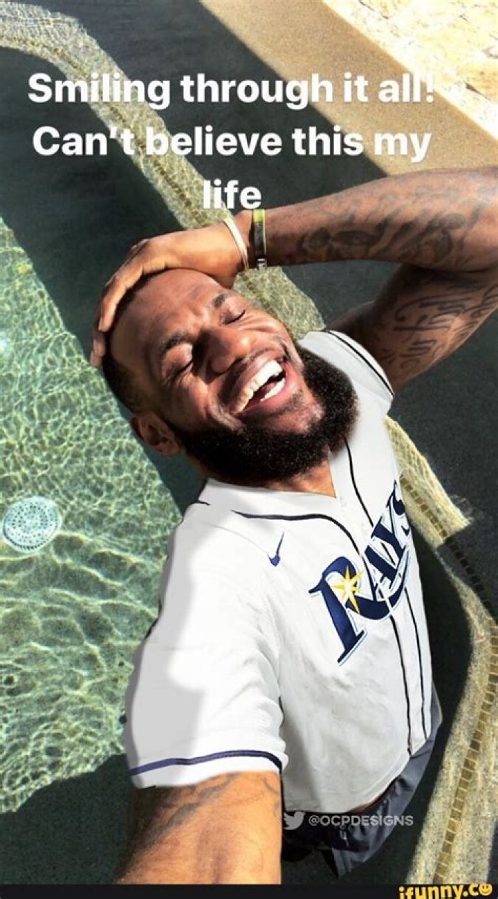 Smiling through it all! Can't believe this is my life r/nbacirclejerk