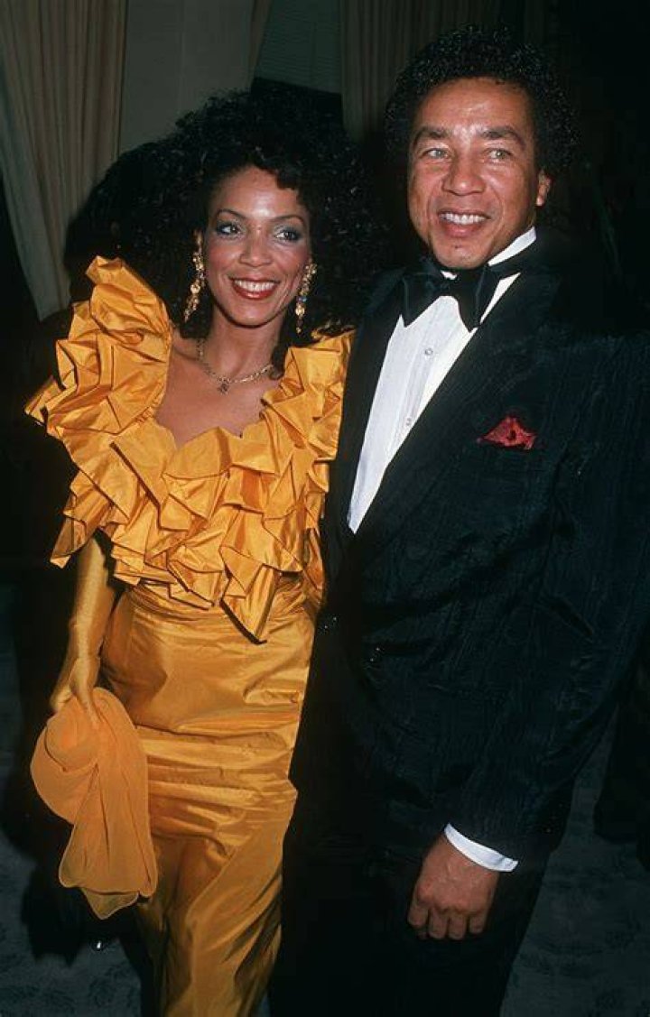 Smokey Robinson, Wife Frances, and His Kids & Grandkids Pose with Ex