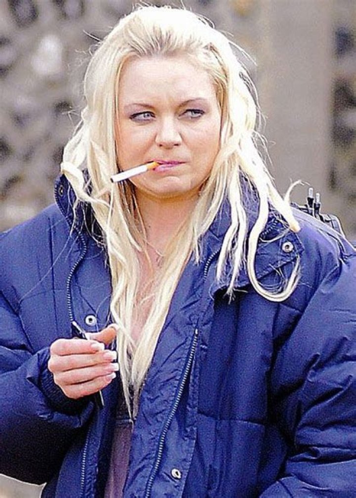Smoking Celebs Click image to close this window