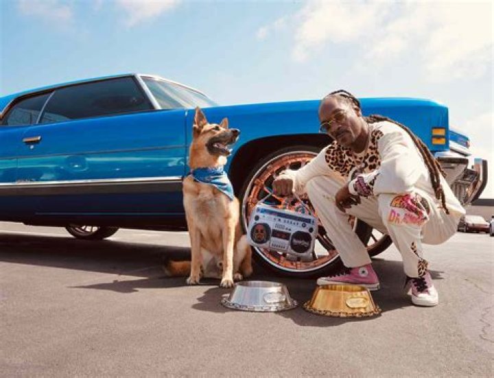 Snoop Dogg looks so much like his dad! (photo)