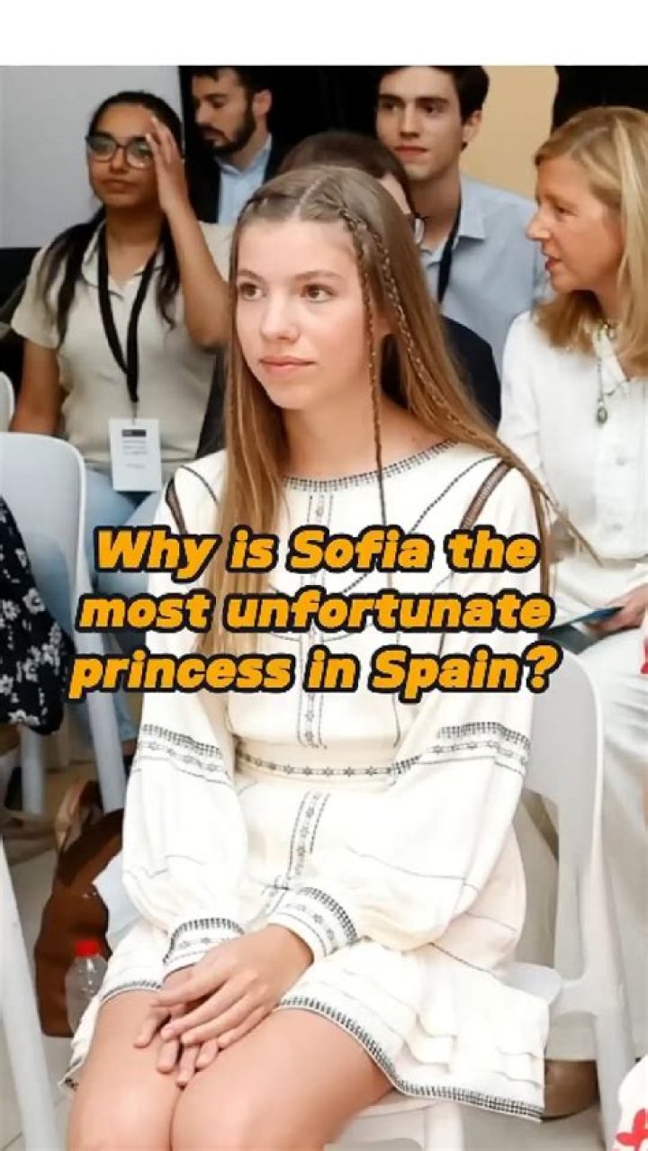 Sofia Carson&rsquo;s Parents Helped Her With Their Biculturality