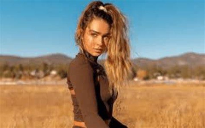 Sommer Ray Net Worth How Much The Fitness Model Earn? The Artistree