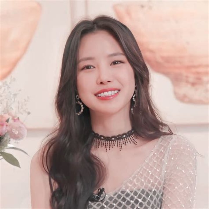 Son Naeun (손나은) Picture Gallery HanCinema The Korean Movie and