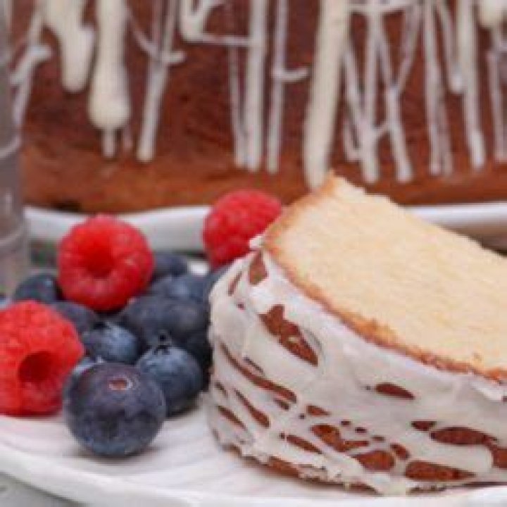 Southern Whipped Cream Cheese Pound Cake
