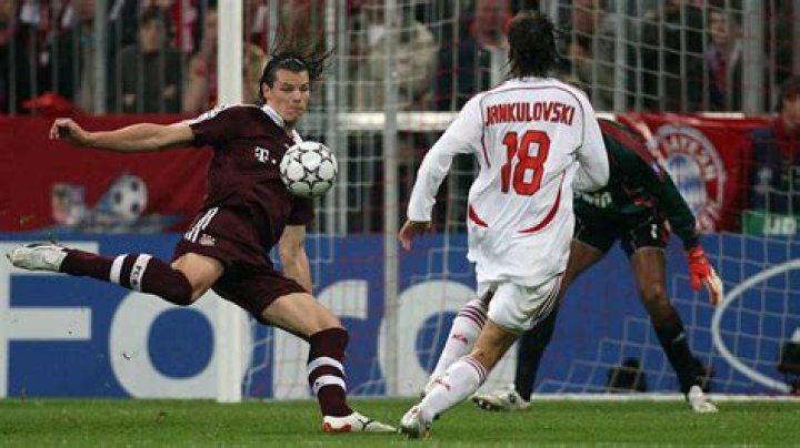 SportMob Daniel Van Buyten Biography