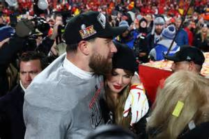 Sports Fans Saddened By Controversial Photo Of Guy Fieri The Spun