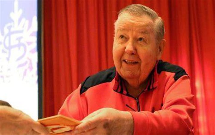 Sportscaster Randolph prepares to be roasted