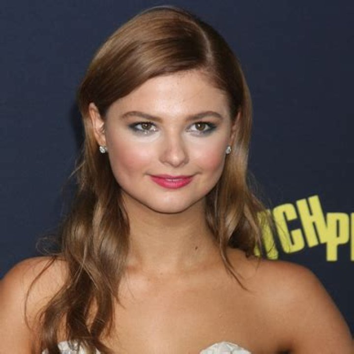 Stefanie Scott Wiki 2021 Net Worth, Height, Weight, Relationship
