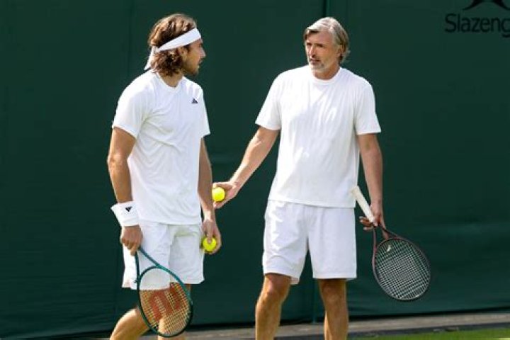 Stefanos Tsitsipas reveals private conversation with Roger Federer