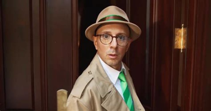 Steve Burns Returns to Blue's Clues for Another Adventure