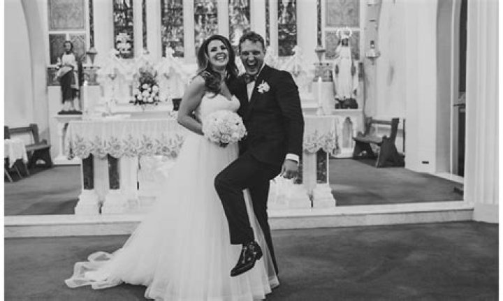 Steve Hewitt and Moira Kelly Wedding, Married, and Children