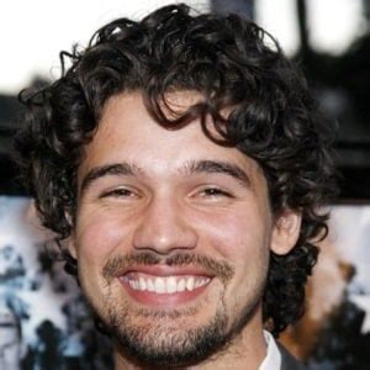 Steven Strait Age, Wiki, Bio, Photos