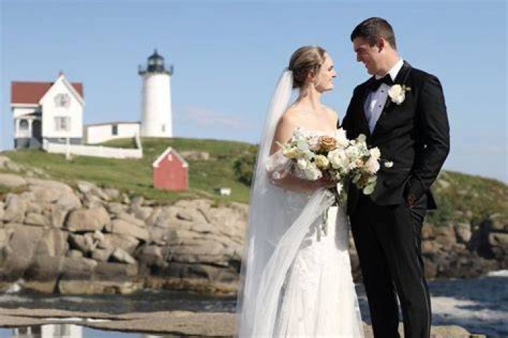 Stunning professional wedding photos of WGN’s Erin McElroy and