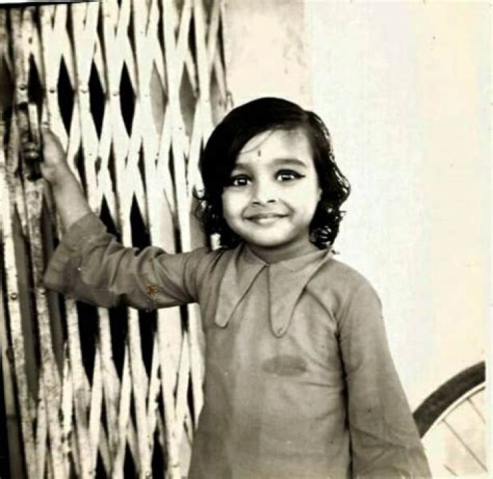 Suchitra Krishnamoorthi Biography Facts, Childhood, Family Life