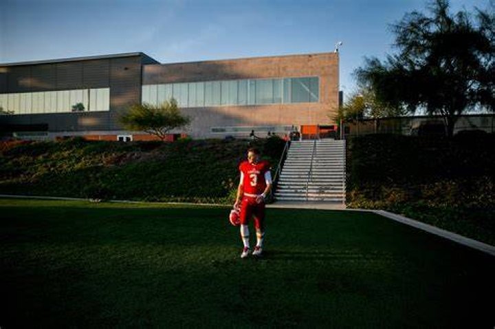 Suicide, Quarterbacks and the Hilinski Family The New York Times