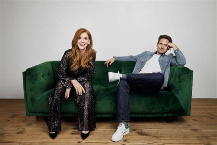 Suits stars Sarah Rafferty and Rick Hoffman play the fool in US drama