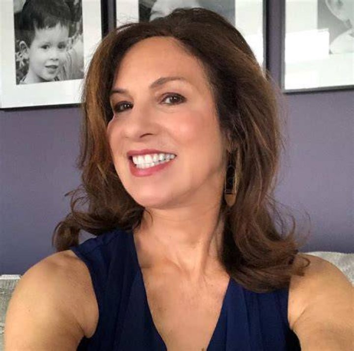 Susan Graver Biography, Age, Height & Husband mrDustBin