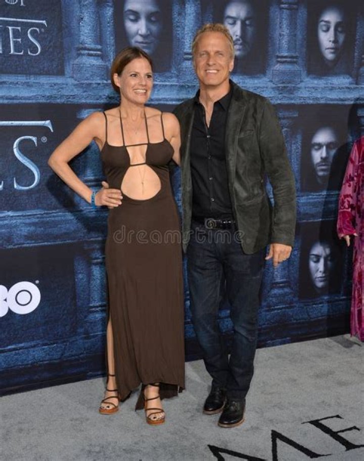 Suzanne Cryer y Patrick Fabian at the premiere of 'Game of Thrones