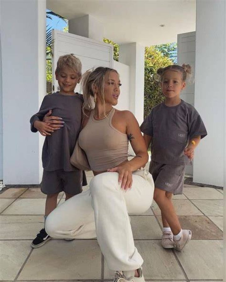 Tammy Hembrow Updates on Twitter Long hair styles, Hair styles, Tammy