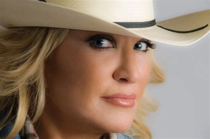 Tanya Tucker Plastic Surgery Totally Changed Her Face
