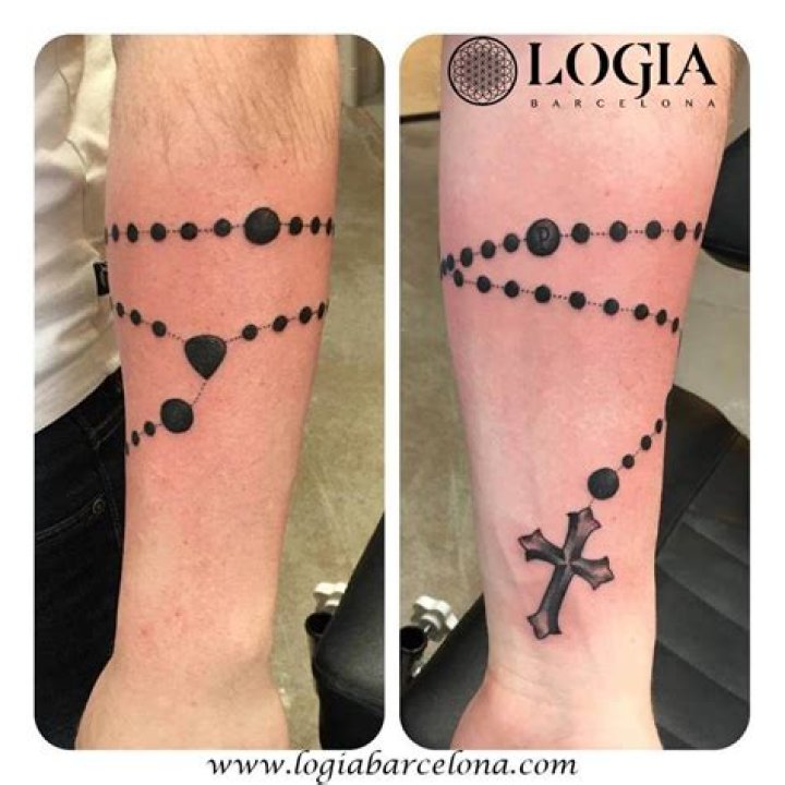 Tatuajes de rosarios Estudio de tatuajes Logia Tattoo Barcelona