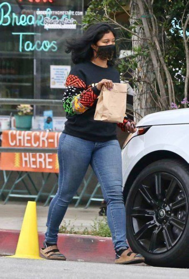 Taylor Simone Ledward Picking up lunch to go in Los Feliz GotCeleb