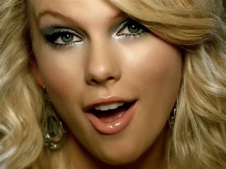 Taylor Swift - Our Song - country music meme facebook