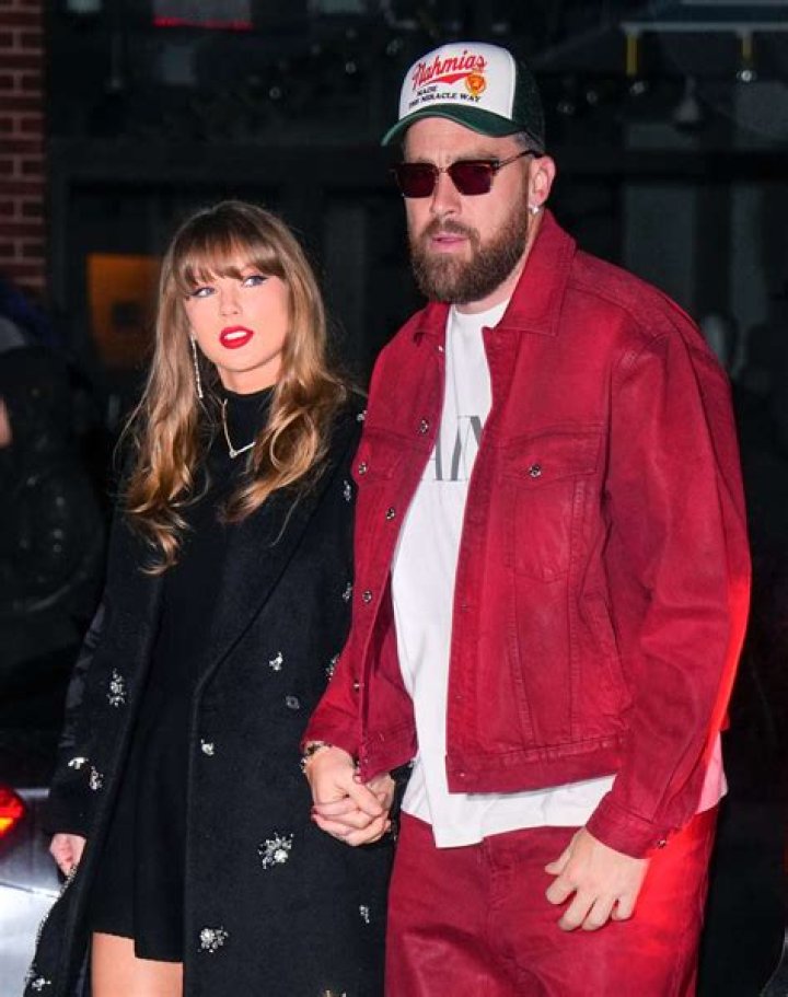 Taylor Swift & Travis Kelce in Kansas City Best Fan Reactions