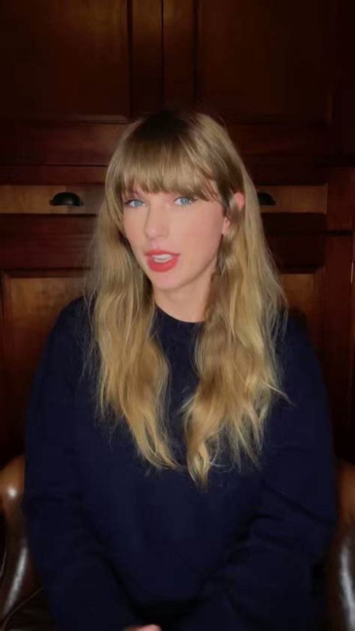 Taylor Swift on Twitter "4.26&hellip; " Taylor Swift Cat, Live Taylor, Red