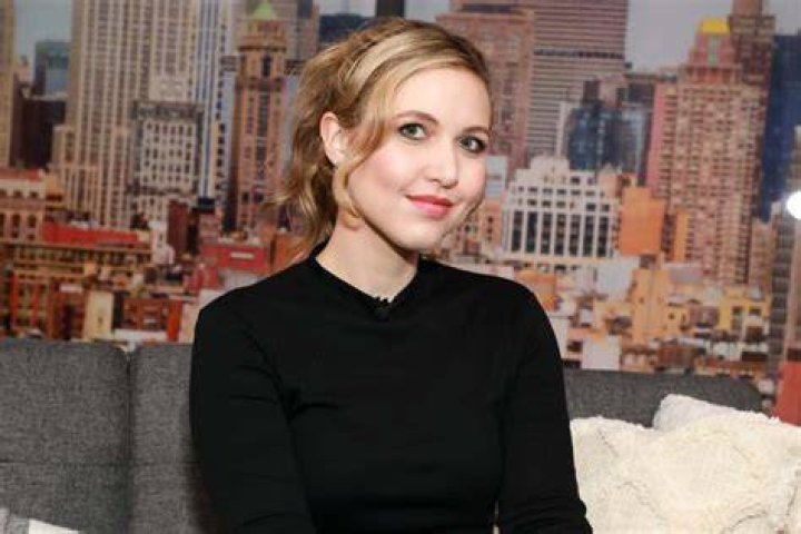 Taylor Tomlinson Net Worth Boyfriend Famous People Today