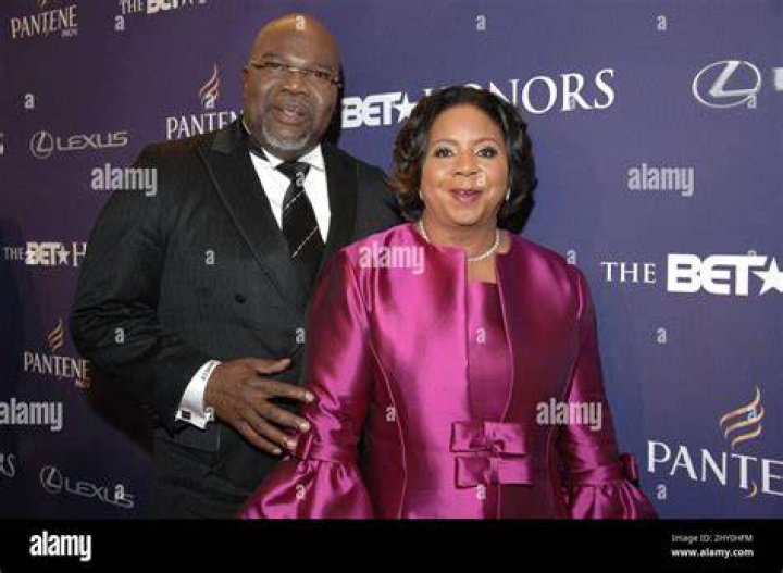 T.D. Jakes and Mama Serita Jakes , and FAMILY AMEN Famous