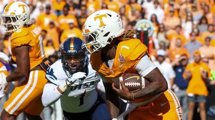Tennessee Football Halftime Report vs. Iowa Hawkeyes Sports