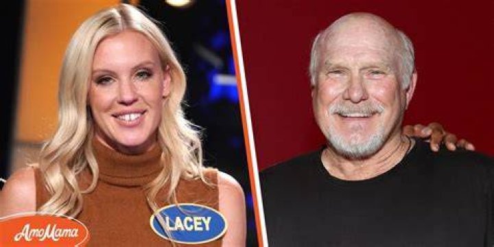 Terry Bradshaw Calls Stepdaughter Lacey's Surrogacy Offer a "Beautiful