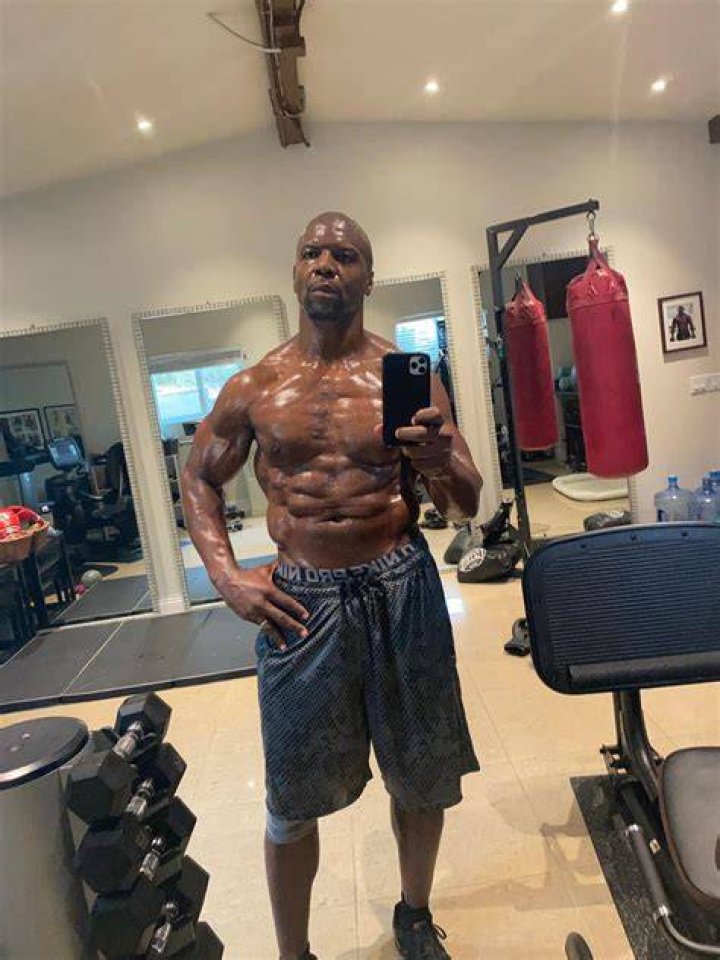 Terry Crews taking a selfie with H r/TheLetterH