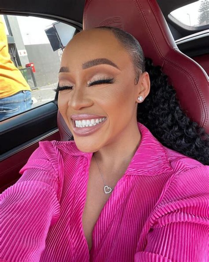 Thando Thabethe's Feet I piedi di Thando Thabethe Celebrities Feet 2023