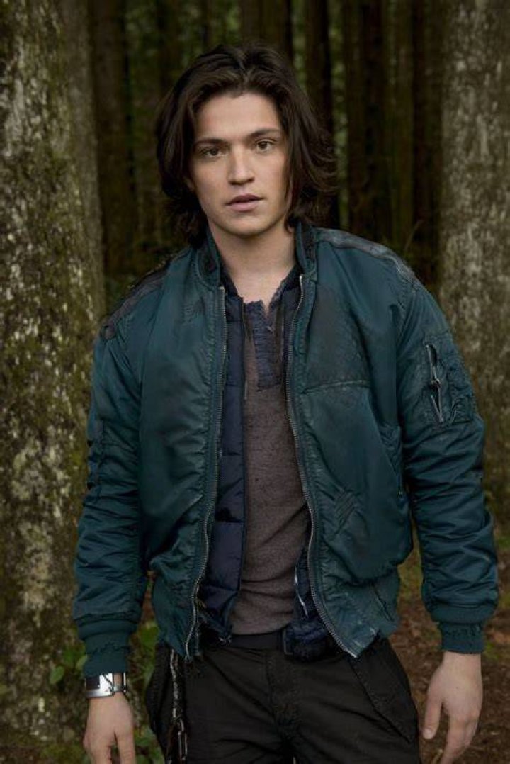 The 100 S1 Thomas McDonell as "Finn Collins" Thomas mcdonell, The 100