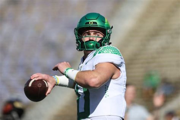 The Bo Nix experience will continue at Oregon for one more season. In a