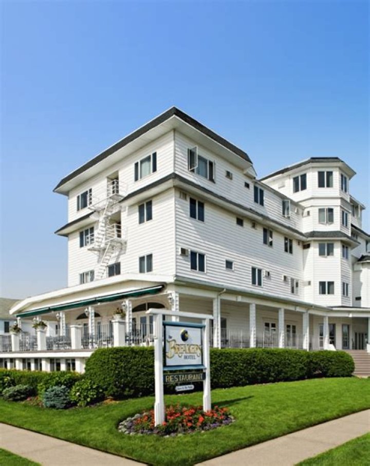 THE BREAKERS ON THE OCEAN Updated 2023 Prices & Hotel Reviews (Spring