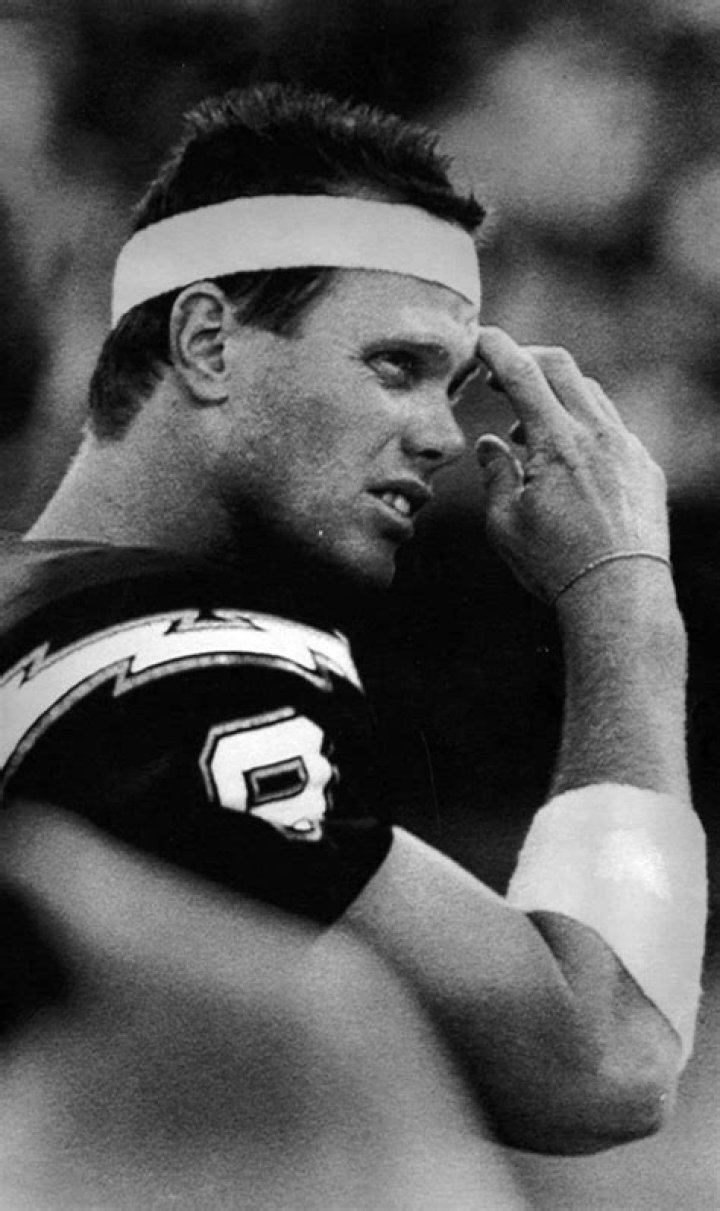 The fighter Former BYU, NFL quarterback Jim McMahon aims to win the